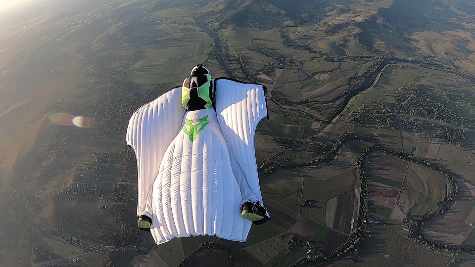 Wingsuit Performance Jason Dodunski in air